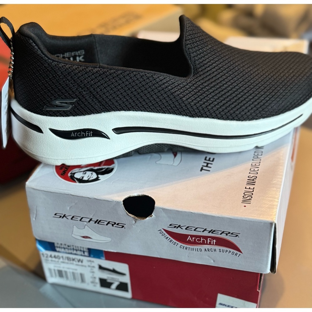 Skechers Black Arch Fit Slip-On Sneakers 7